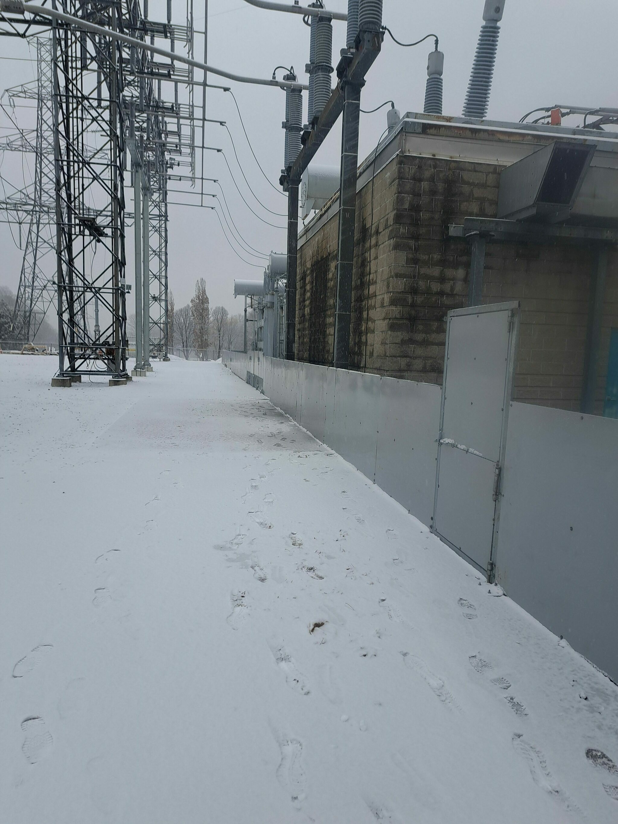 Kinectrics’ substation fencing during winter